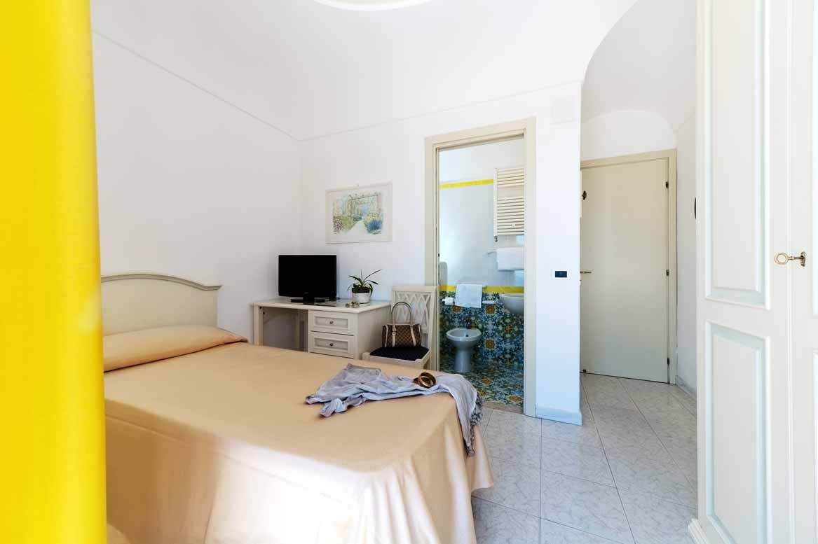 Hotel Terme San Lorenzo - Tel: 081.19.75.19.29
