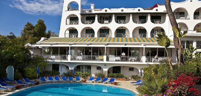 Grand Hotel Excelsior Terme - Tel: 081.19.75.19.29