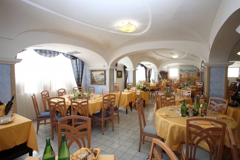 Hotel Don Pepe - Tel: 081.19.75.19.29