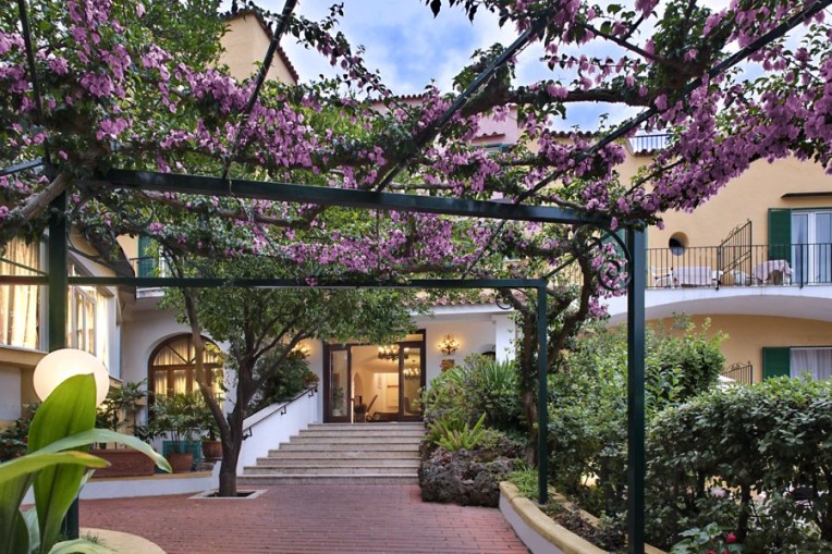 Hotel Royal Terme - Tel: 081.19.75.19.29