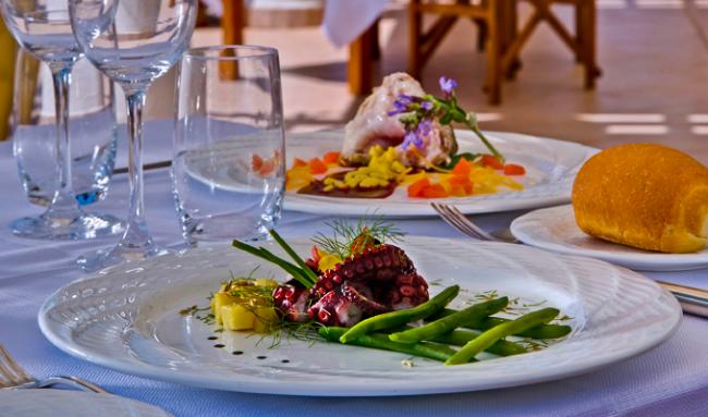 Albergo San Montano - Tel: 081.19.75.19.29