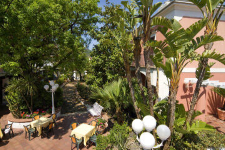 Hotel Terme San Valentino - Tel: 081.19.75.19.29