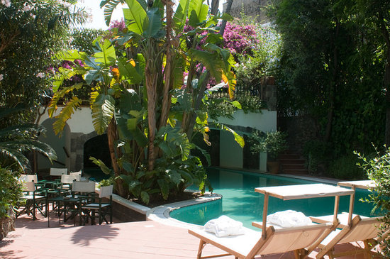 Hotel La Villarosa Terme - Tel: 081.19.75.19.29