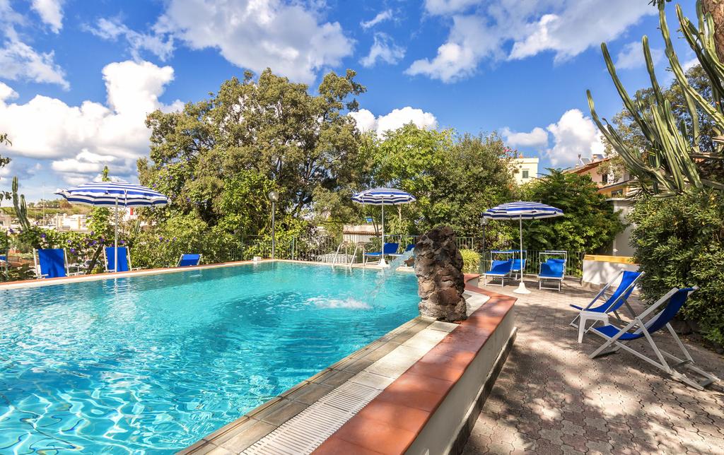 Hotel Vittoria - Tel: 081.19.75.19.29