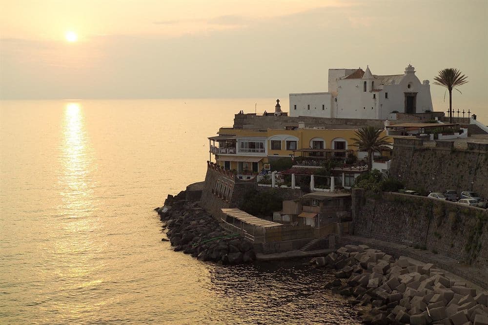 Hotel Umberto a Mare - Tel: 081.19.75.19.29